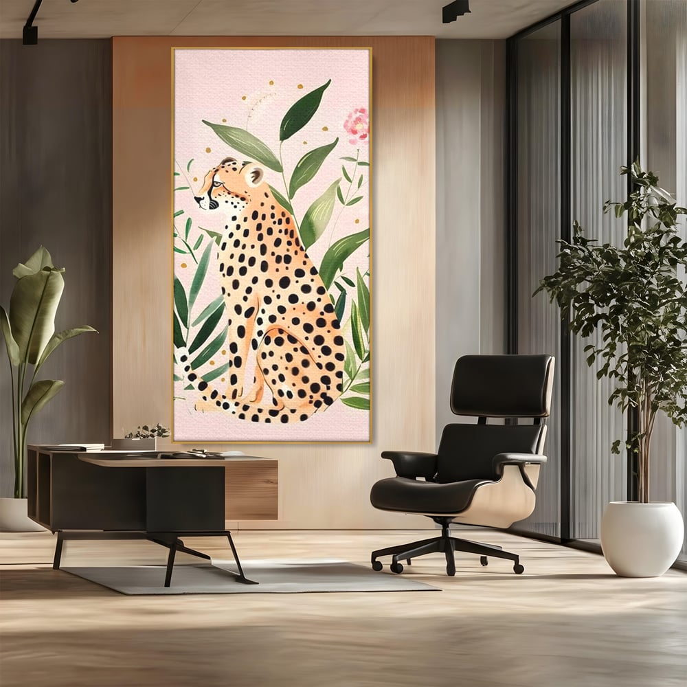 Tablou canvas cu tablou canvas cu leopard si frunze tropicale, in rama de aluminiu auriu, pe perete intr-un birou